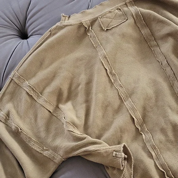 Free People Ellie Super Over Sized Therma Sweaterl - Picture 5 of 5